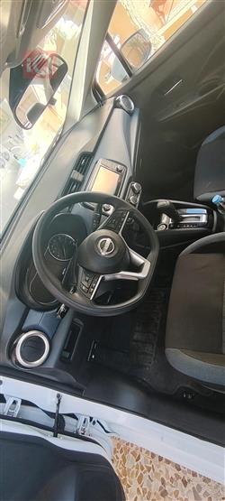 نيسان فيرسا